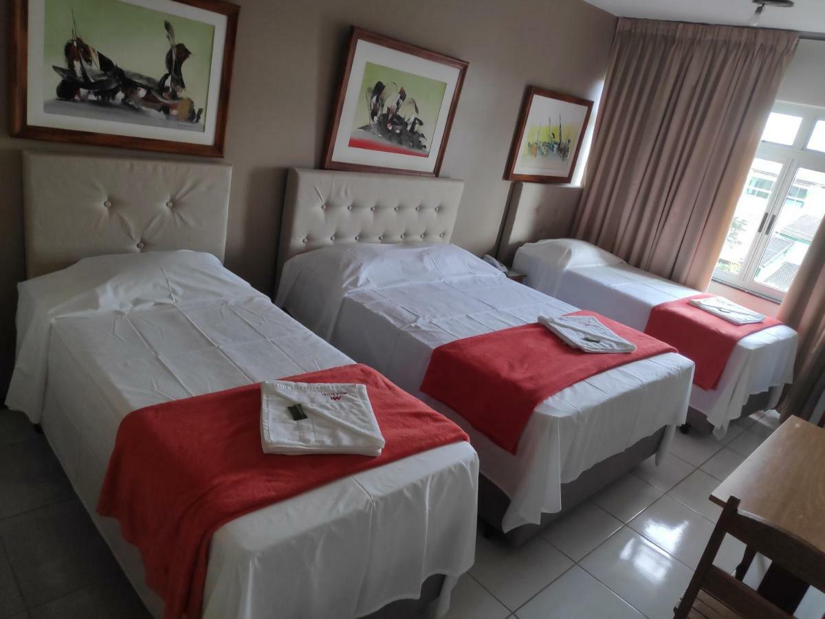 Max Hotel Nucleo Bandeirante Luaran gambar